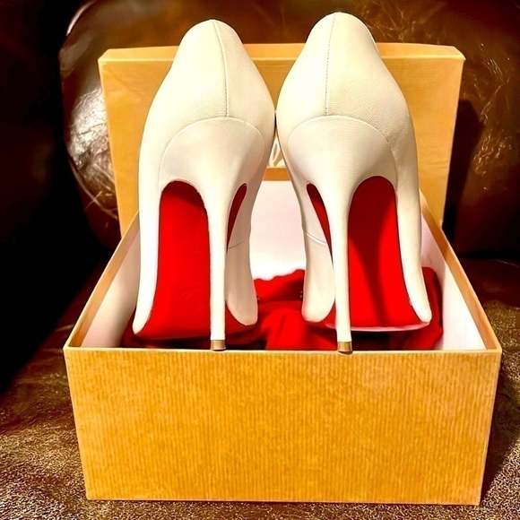 Christian Louboutin Kate 100 Geometric stud embellishment 39.5 Posh authenticate - Picture 2 of 9